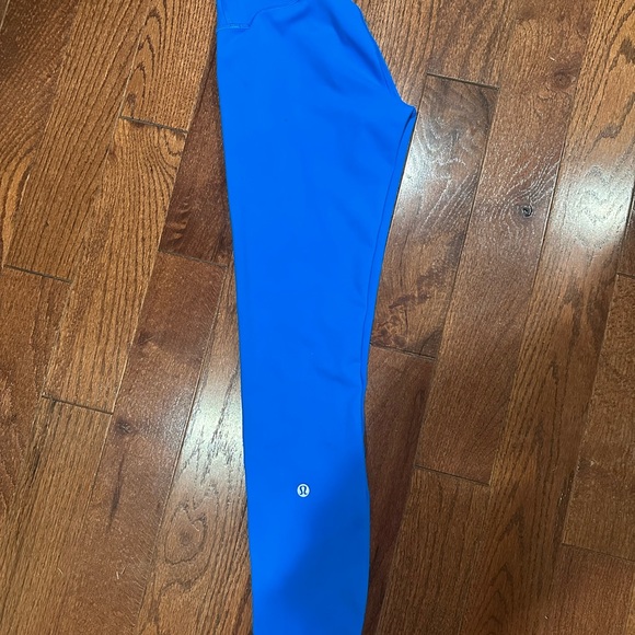 lululemon athletica Ed Curtis in Vibrant Blue with Pink Logo - Picture 4 of 8